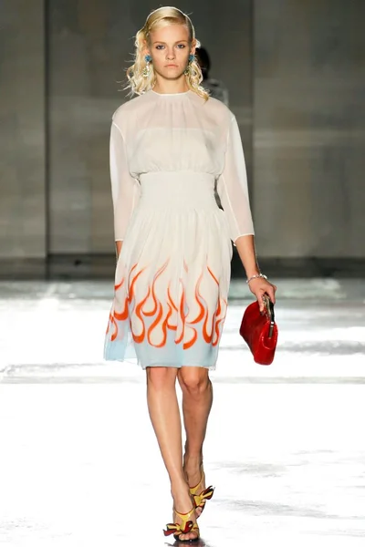 Look 25